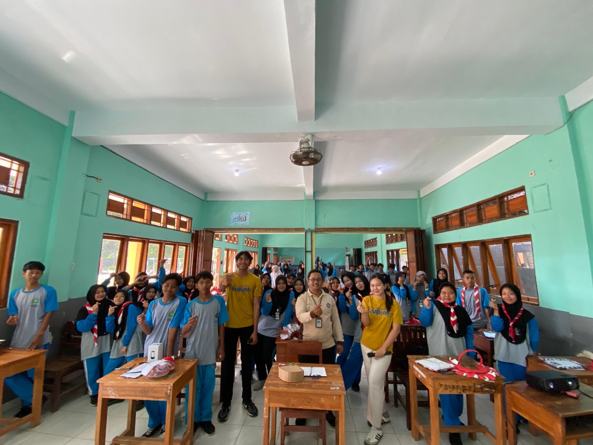 Edukasi CBP Rupiah di Madrasah Hidayatullah Cupel